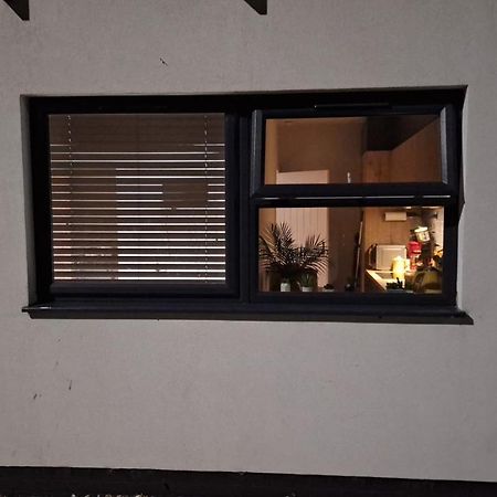 Deluxe Single Room Only For One Adult Northolt  Luaran gambar