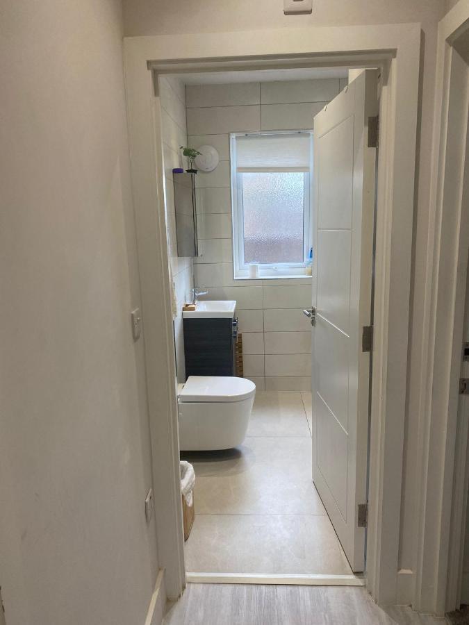 Deluxe Single Room Only For One Adult Northolt  Luaran gambar