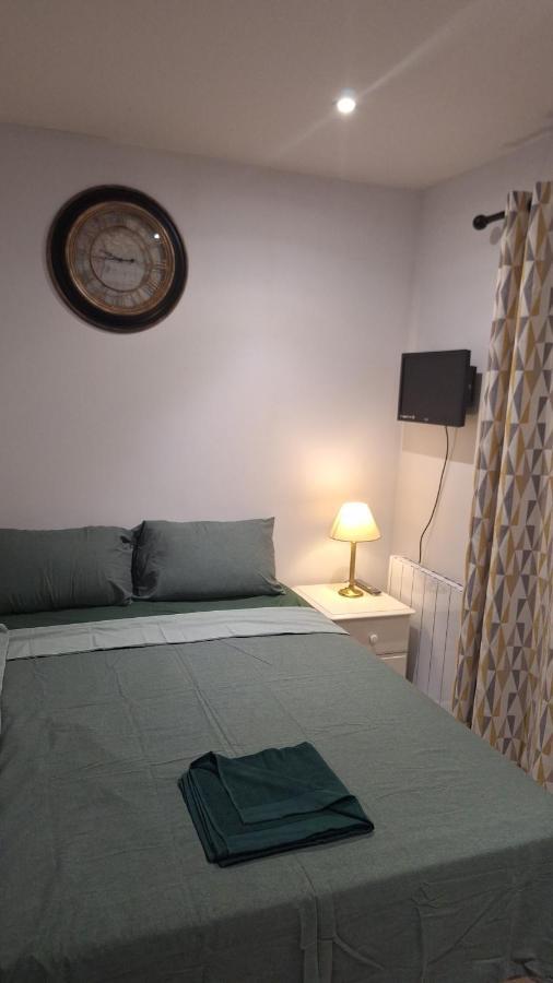 Deluxe Single Room Only For One Adult Northolt  Luaran gambar