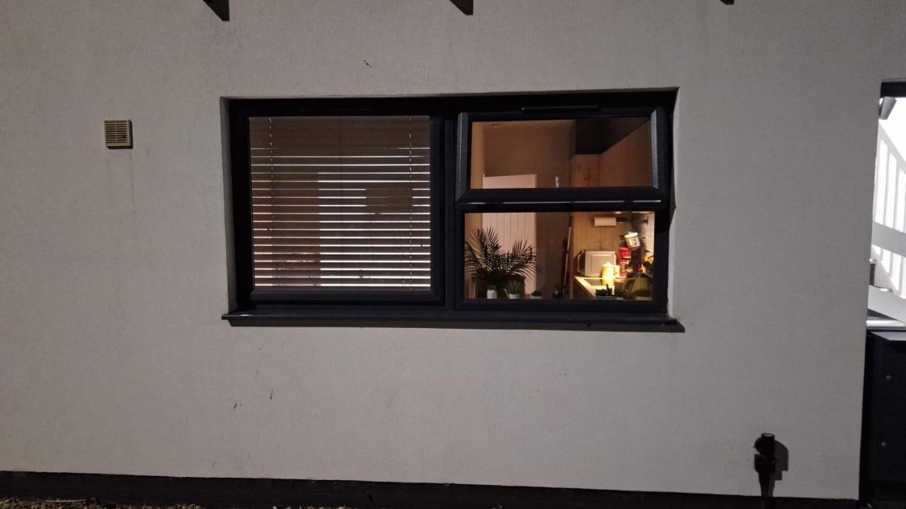 Deluxe Single Room Only For One Adult Northolt  Luaran gambar