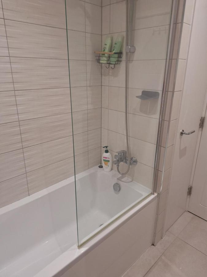 Deluxe Single Room Only For One Adult Northolt  Luaran gambar
